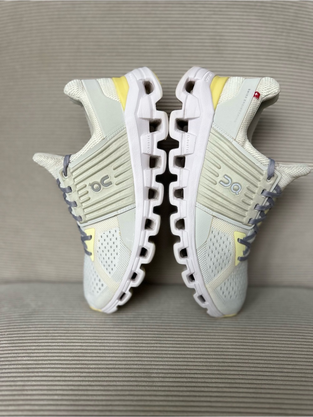 On Running Cloudswift 2.0 women's running sneakers “White/Limelight" size 8.5 - Picture 4 of 10